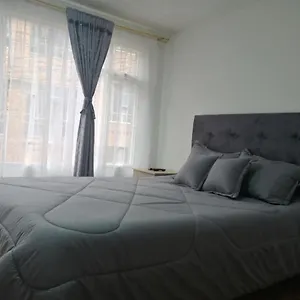 Casa de hóspedes Habitación Privada Cerca Al Aeropuerto Y Terminal, Bogotá